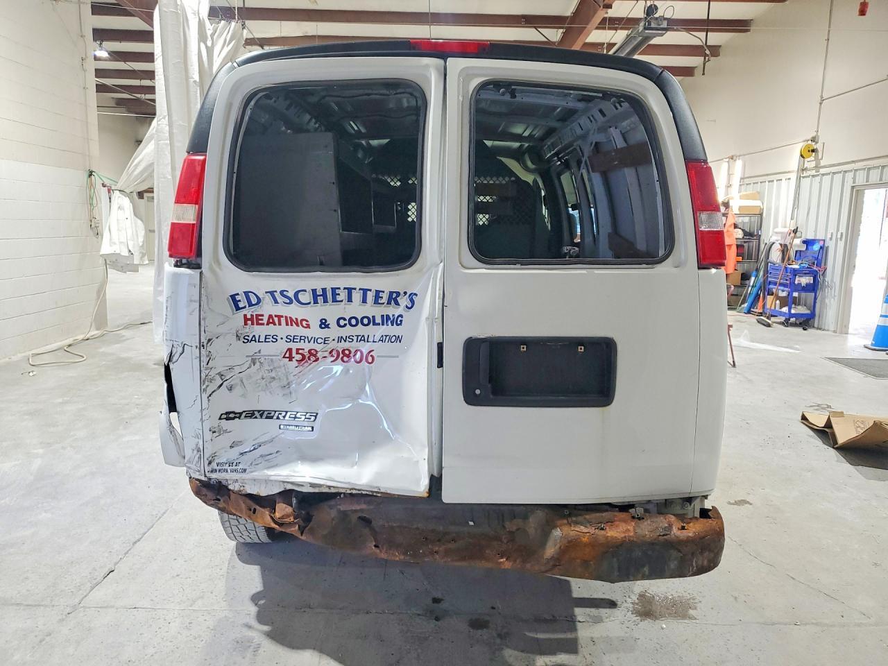 2015 Chevrolet Express G2500 - zdjęcie 6