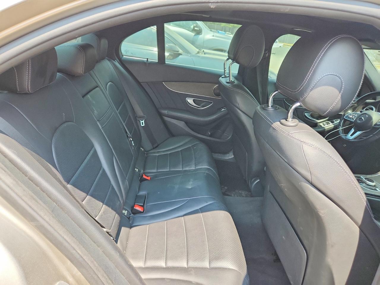 2020 Mercedes-Benz C 300 4Matic - zdjęcie 10