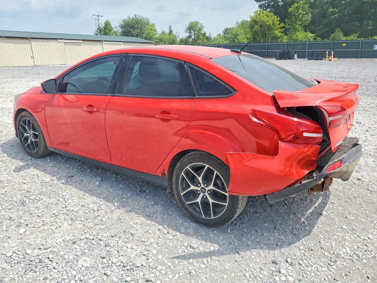 2017 Ford Focus Sel - zdjęcie 2