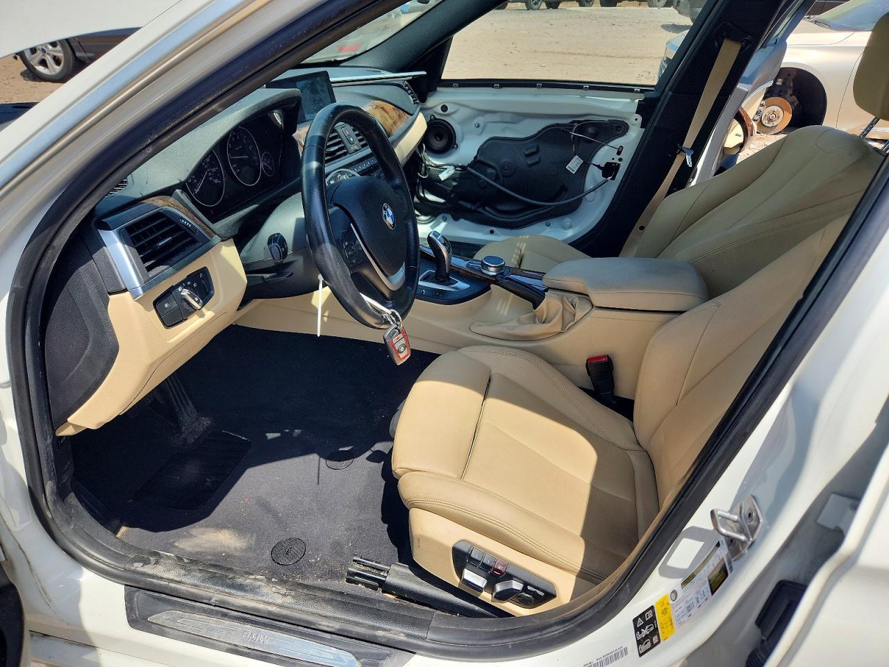 2017 BMW Seria 3 330i - zdjęcie 7