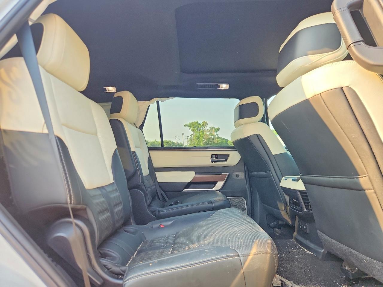 2023 Toyota Sequoia Capstone - zdjęcie 11