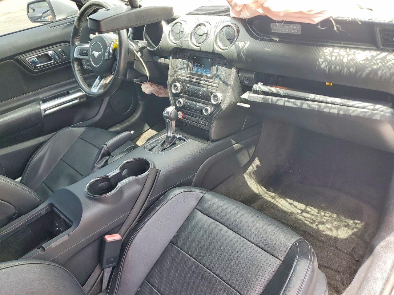 2015 Ford Mustang - zdjęcie 8