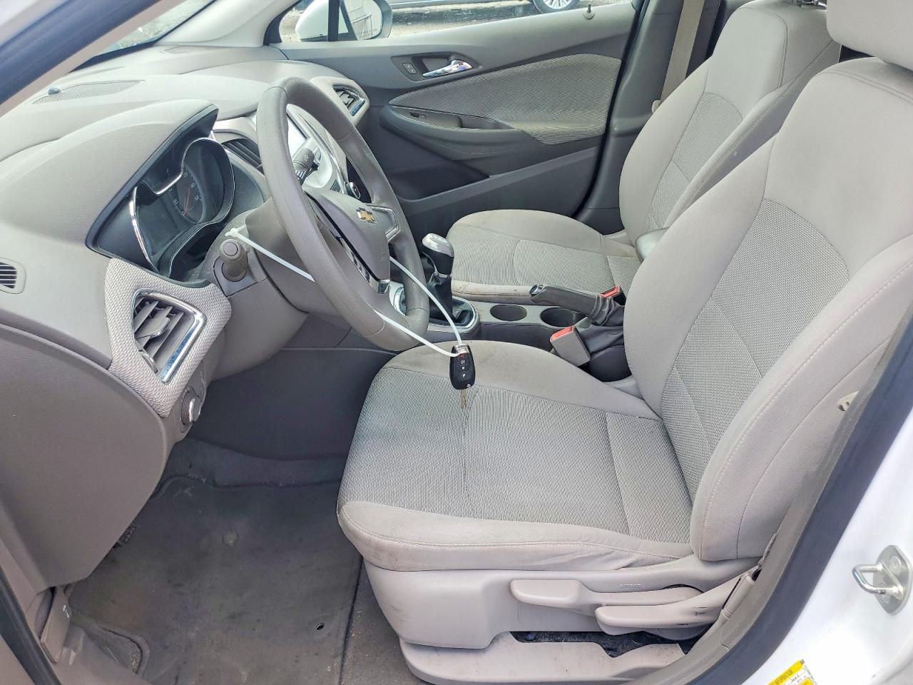 2018 Chevrolet Cruze Ls - zdjęcie 6