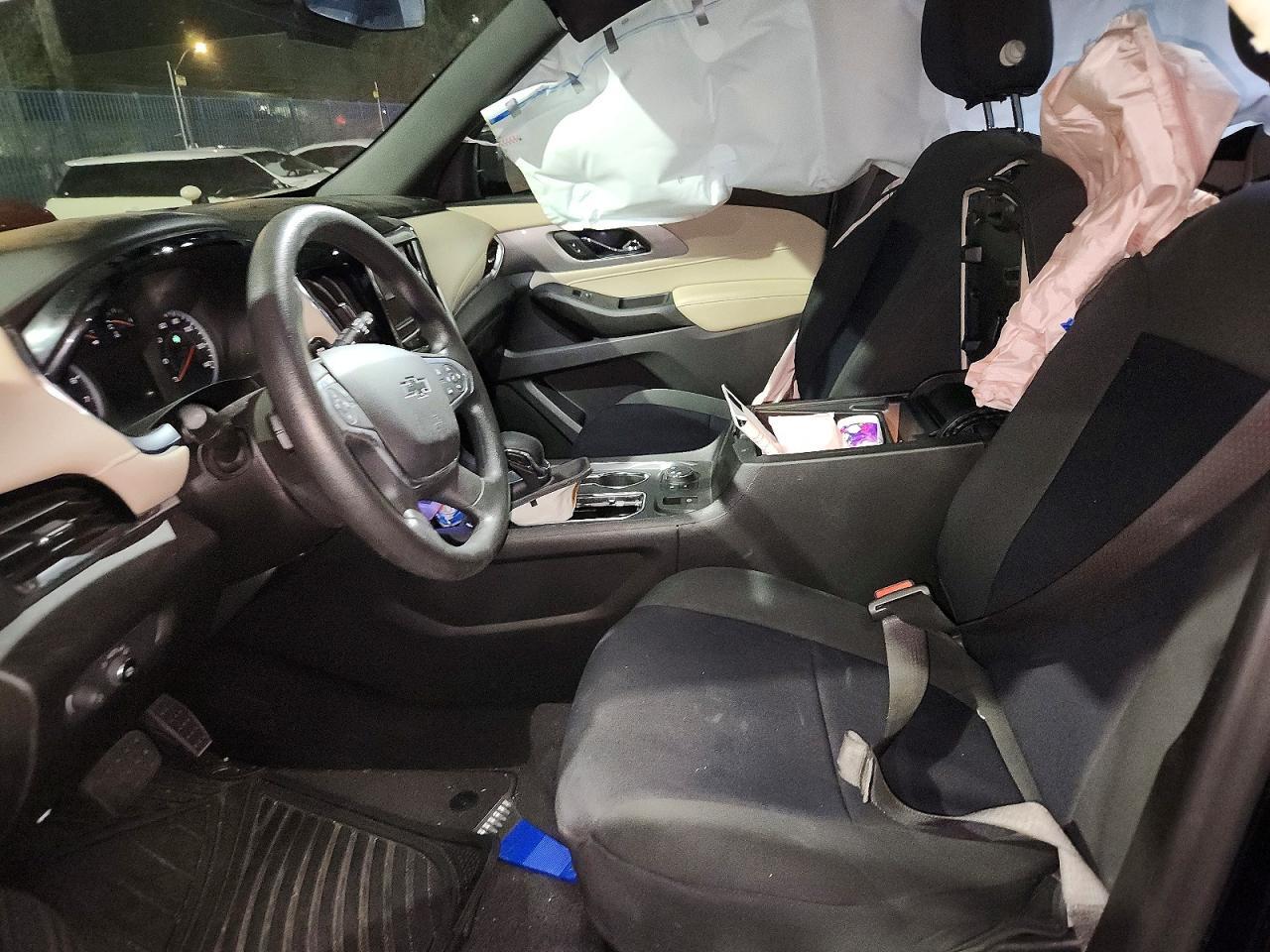 2022 Chevrolet Traverse Ls - zdjęcie 7