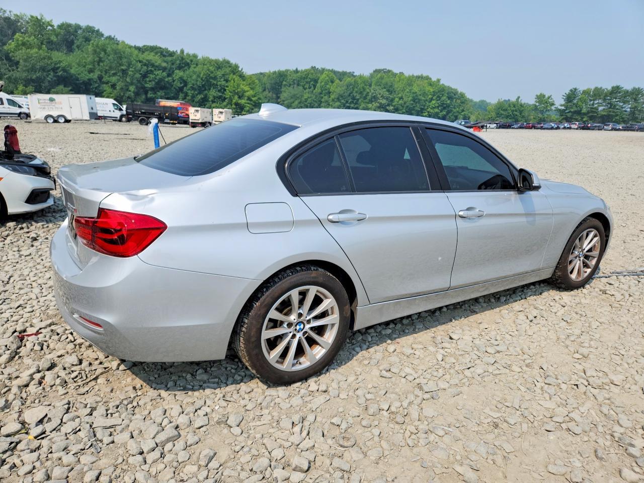 2016 BMW Seria 3 320i - zdjęcie 3