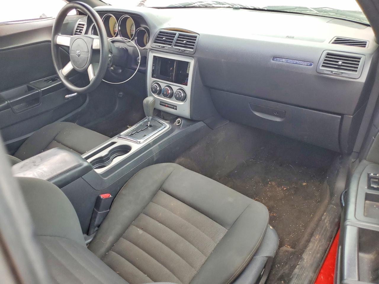 2018 Dodge Challenger Se - zdjęcie 8
