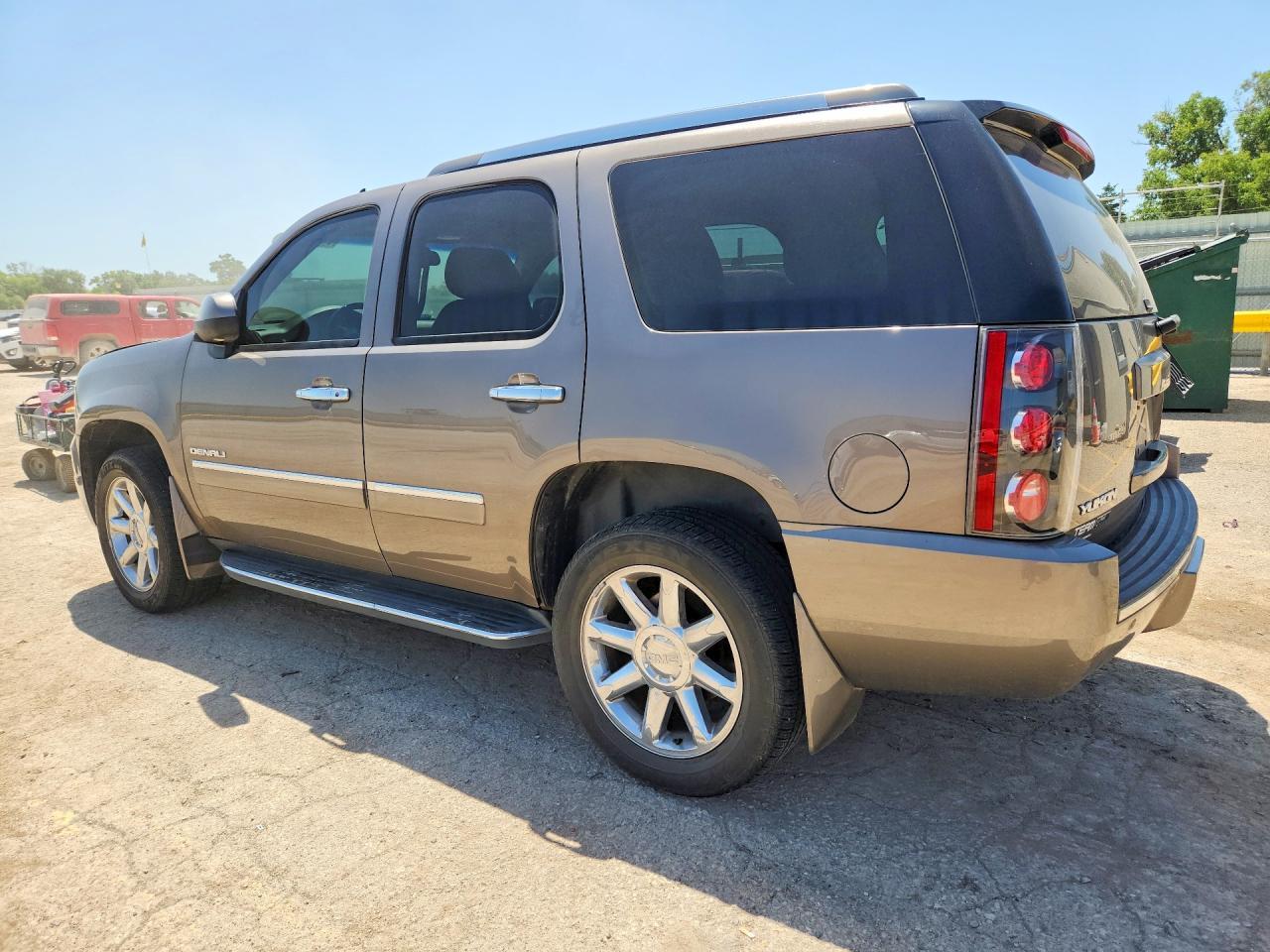 2014 GMC Yukon Denali - zdjęcie 2