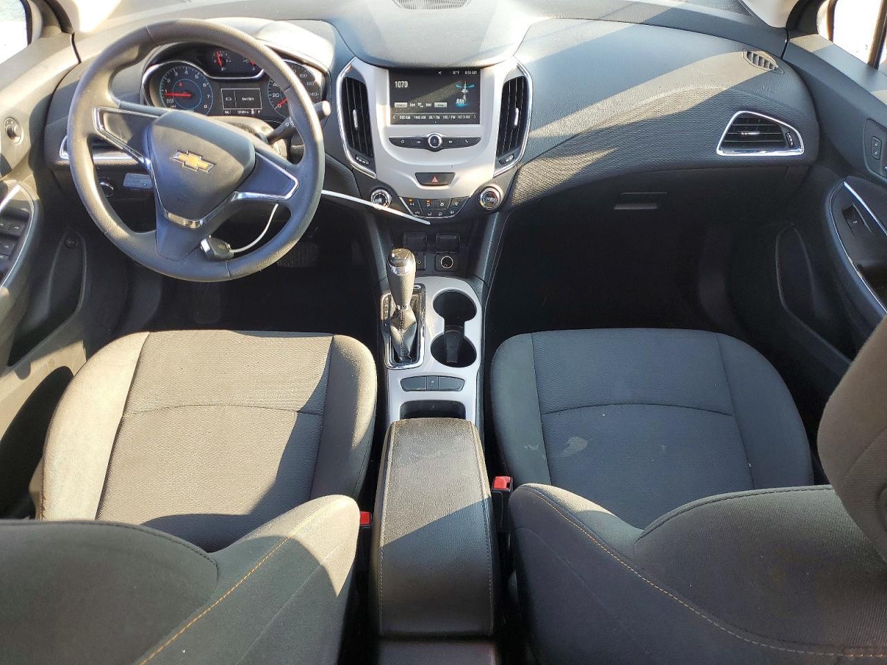 2018 Chevrolet Cruze Ls - zdjęcie 8