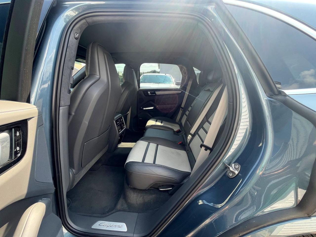 2020 Porsche Cayenne Turbo - zdjęcie 11