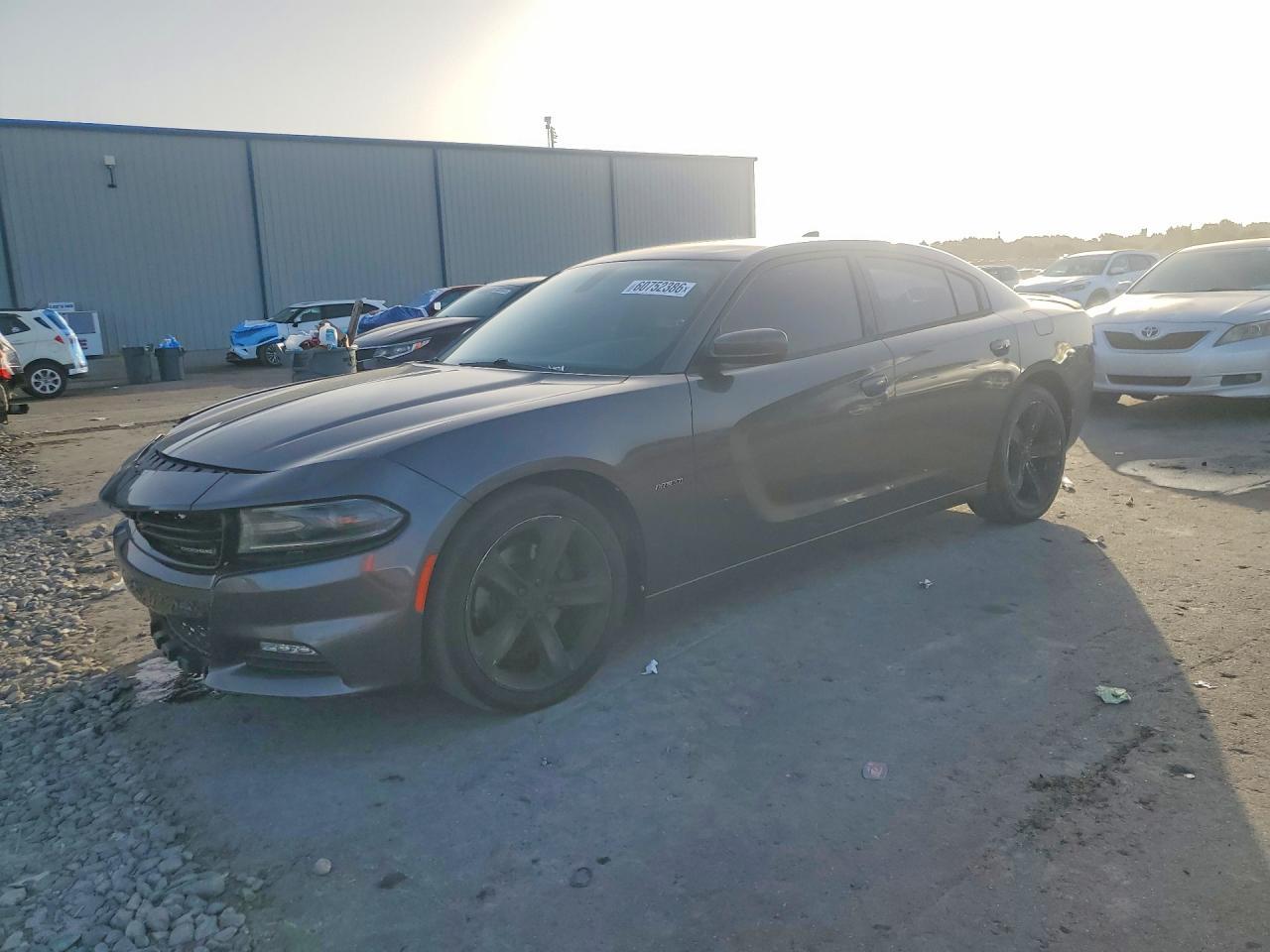 2018 Dodge Charger R/T - zdjęcie główne