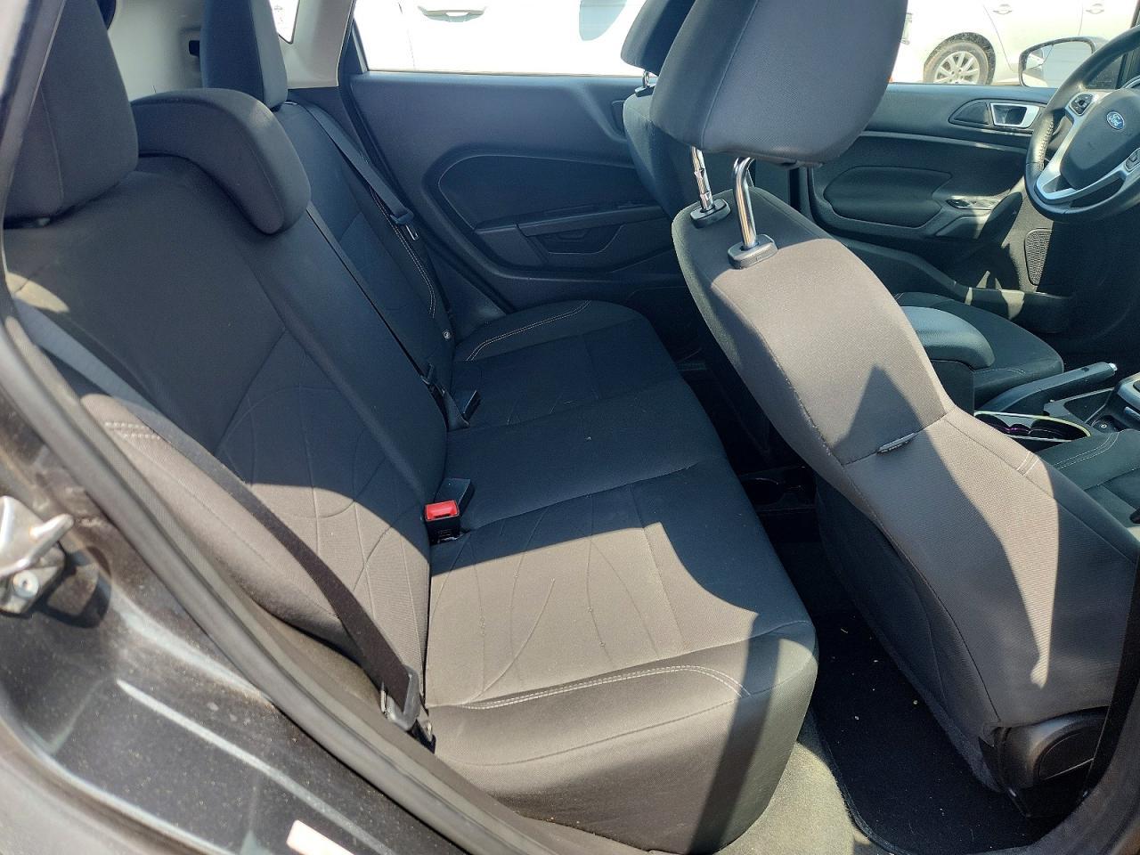 2015 Ford Fiesta Se - zdjęcie 10