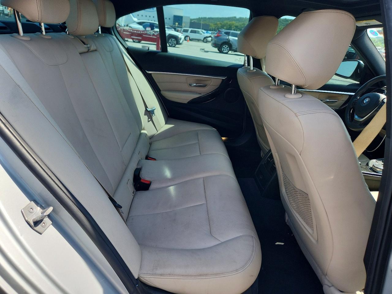 2018 BMW 330 I - zdjęcie 10