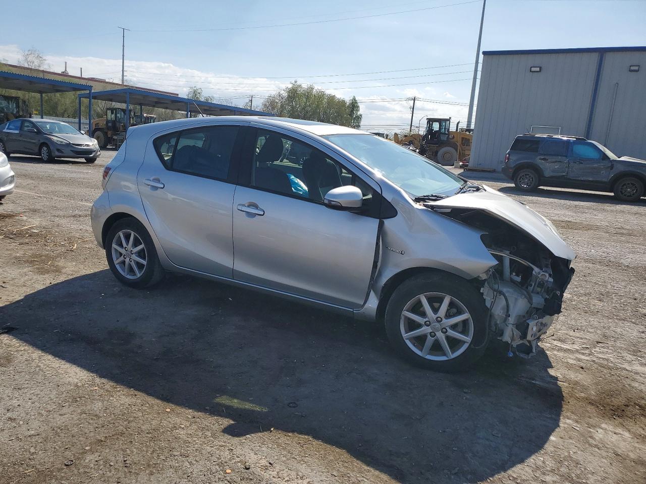 2014 Toyota Prius C Three - zdjęcie 4