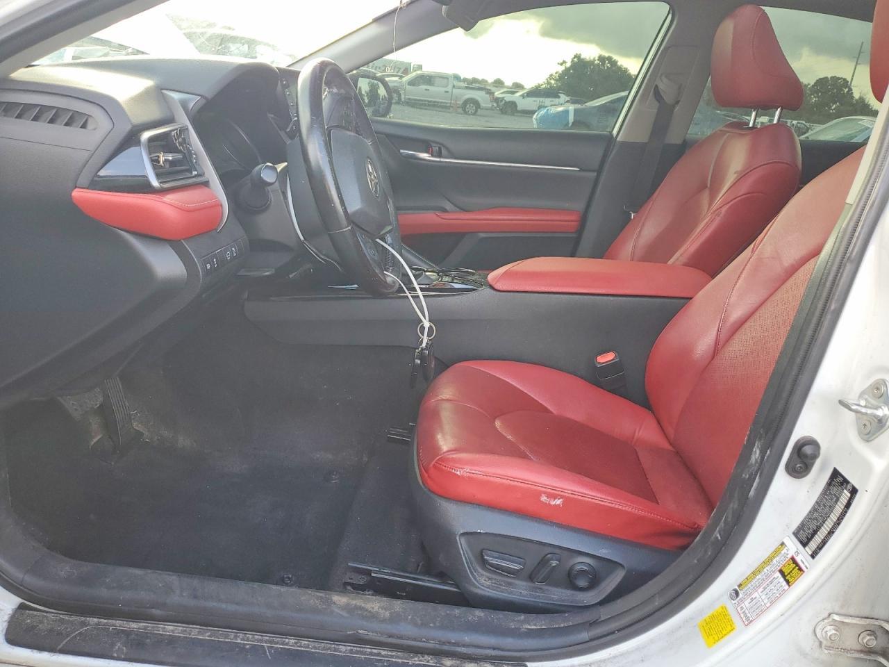 2021 Toyota Camry Xse - zdjęcie 7