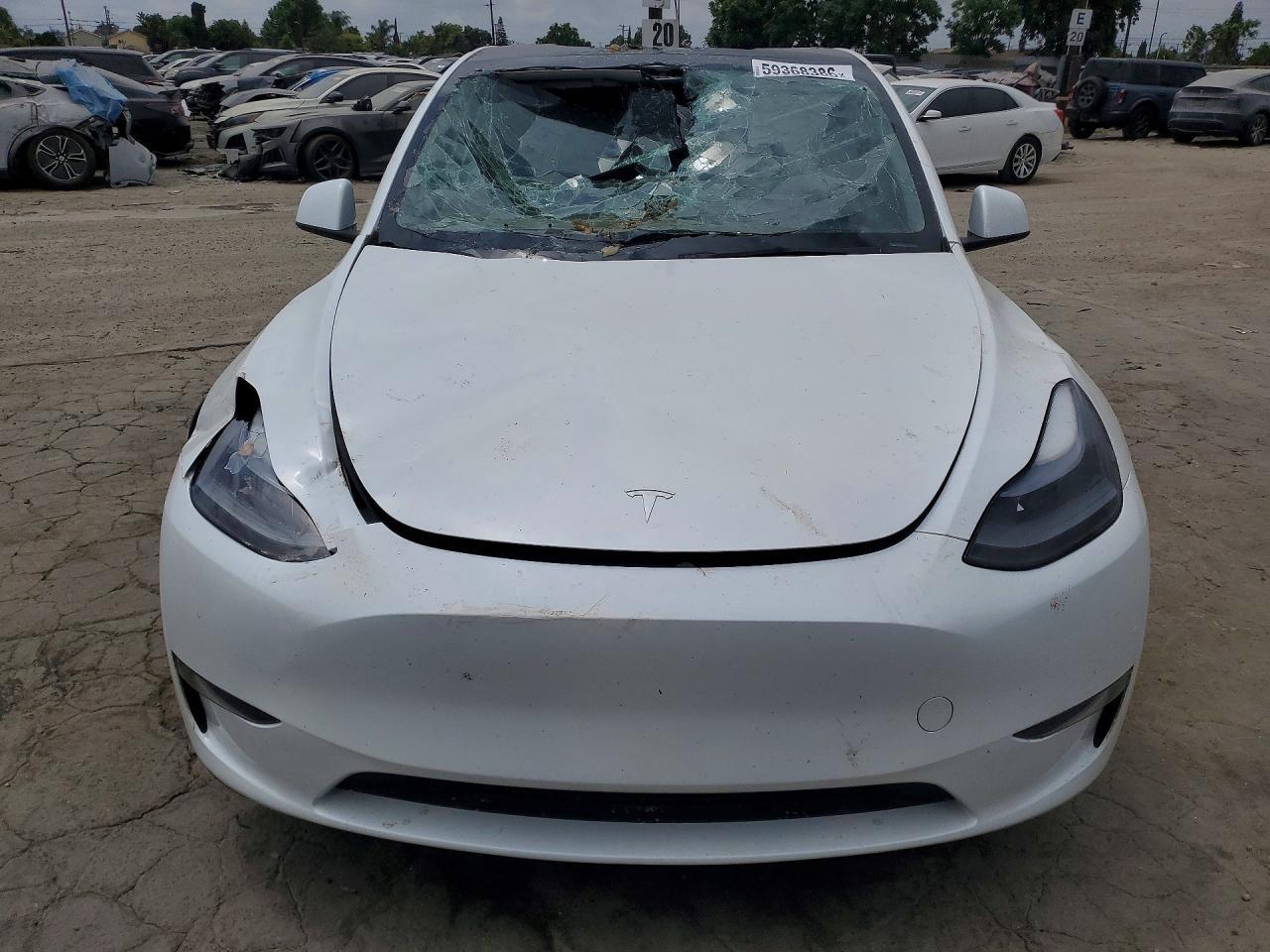 2024 Tesla Model Y - zdjęcie 5