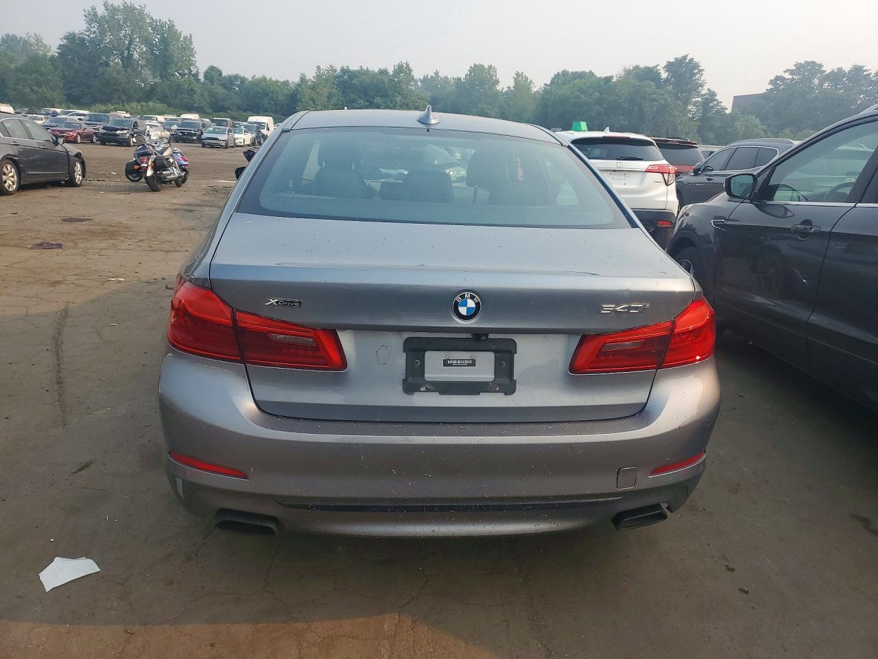 2019 BMW Seria 5 540i - zdjęcie 6