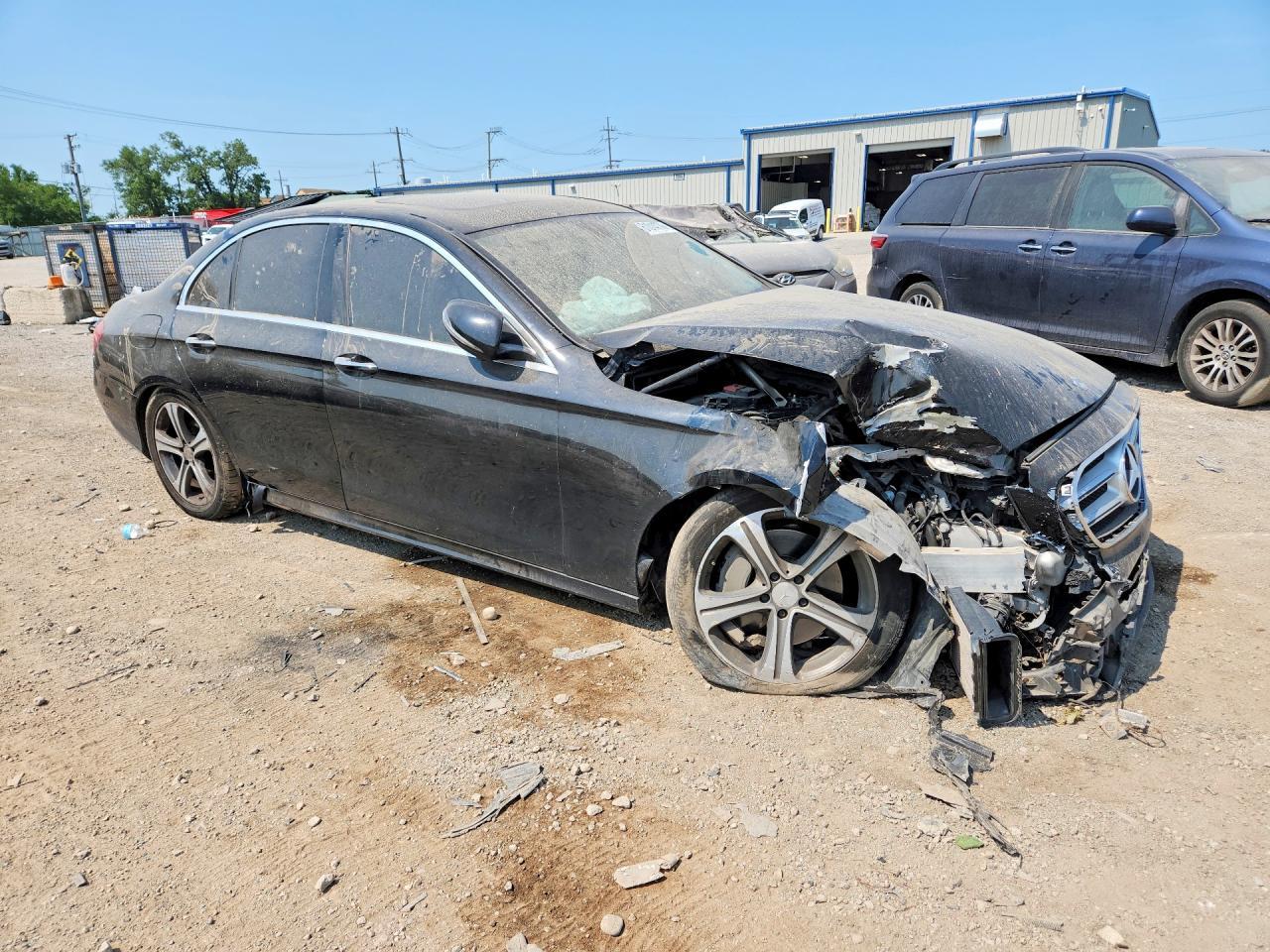 2017 Mercedes-Benz E 300 - zdjęcie 4