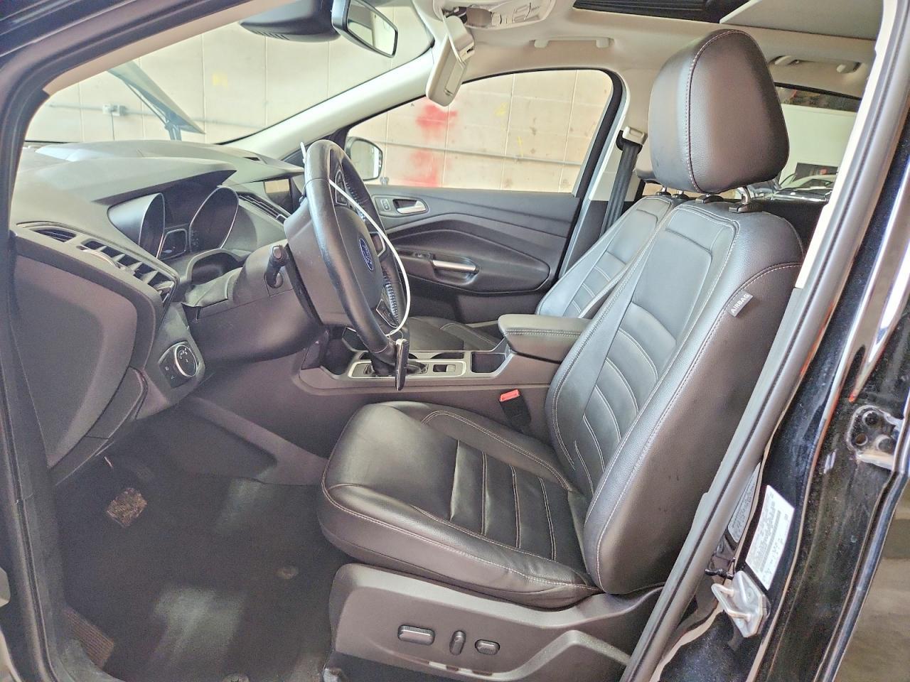 2017 Ford Escape Titanium - zdjęcie 7