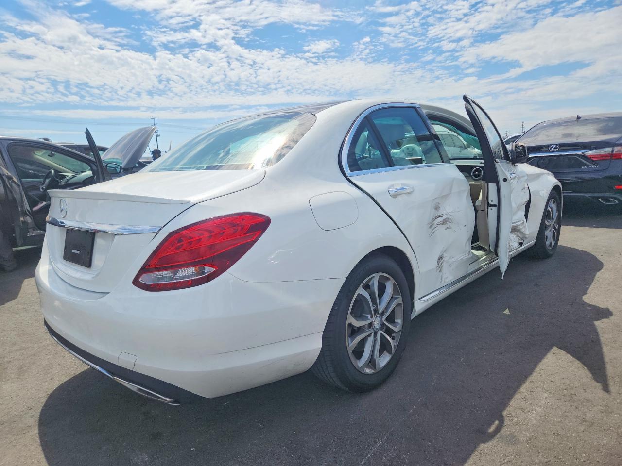 2016 Mercedes-Benz C 300 - zdjęcie 3