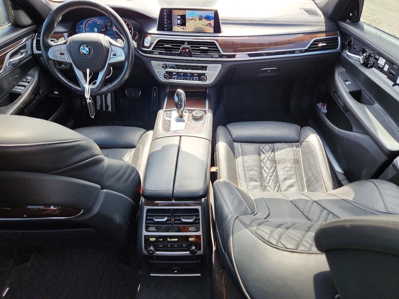 2018 BMW 750 I - zdjęcie 8