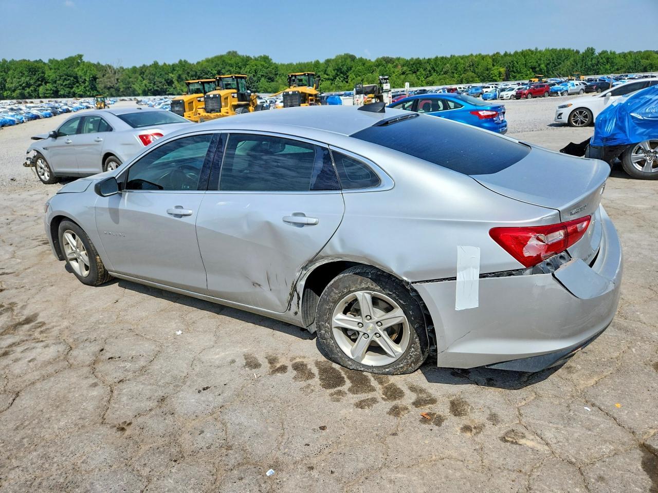 2021 Chevrolet Malibu Ls - zdjęcie 2