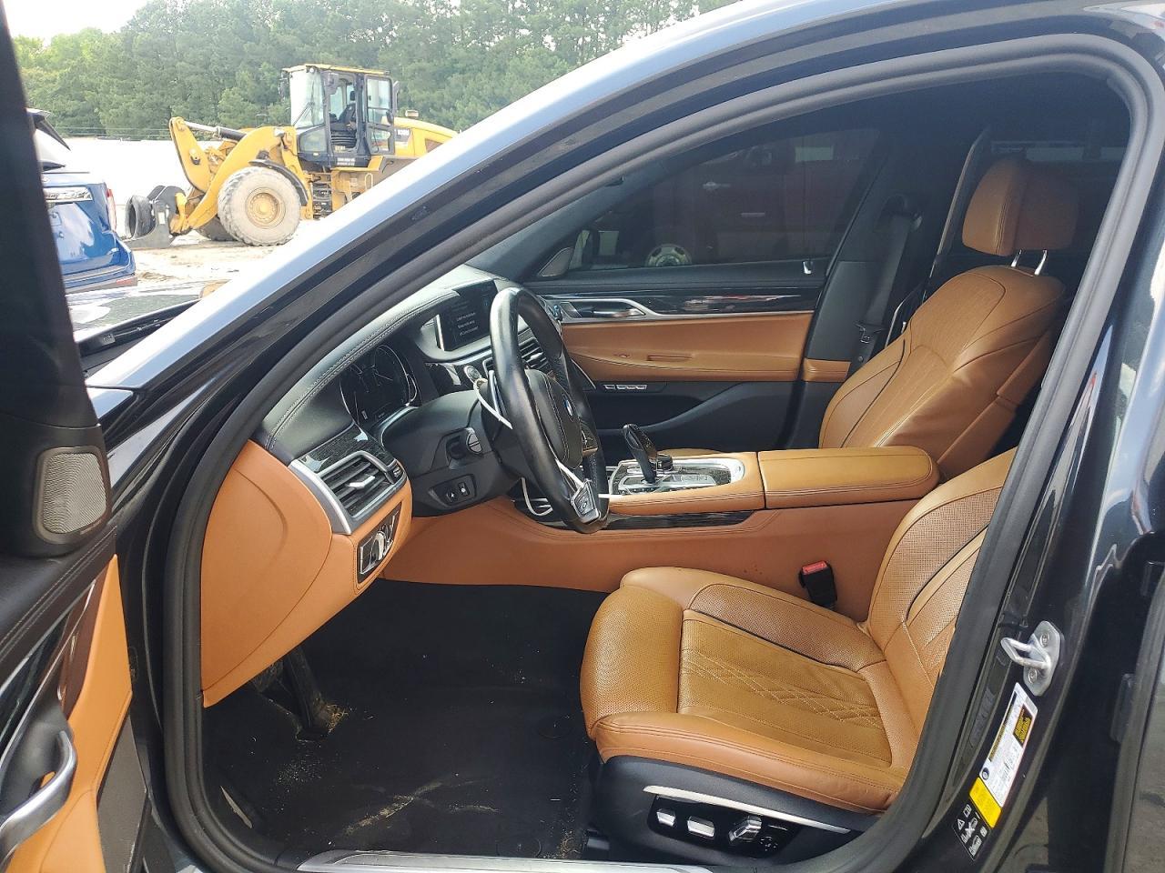 2016 BMW Seria 7 750i - zdjęcie 7