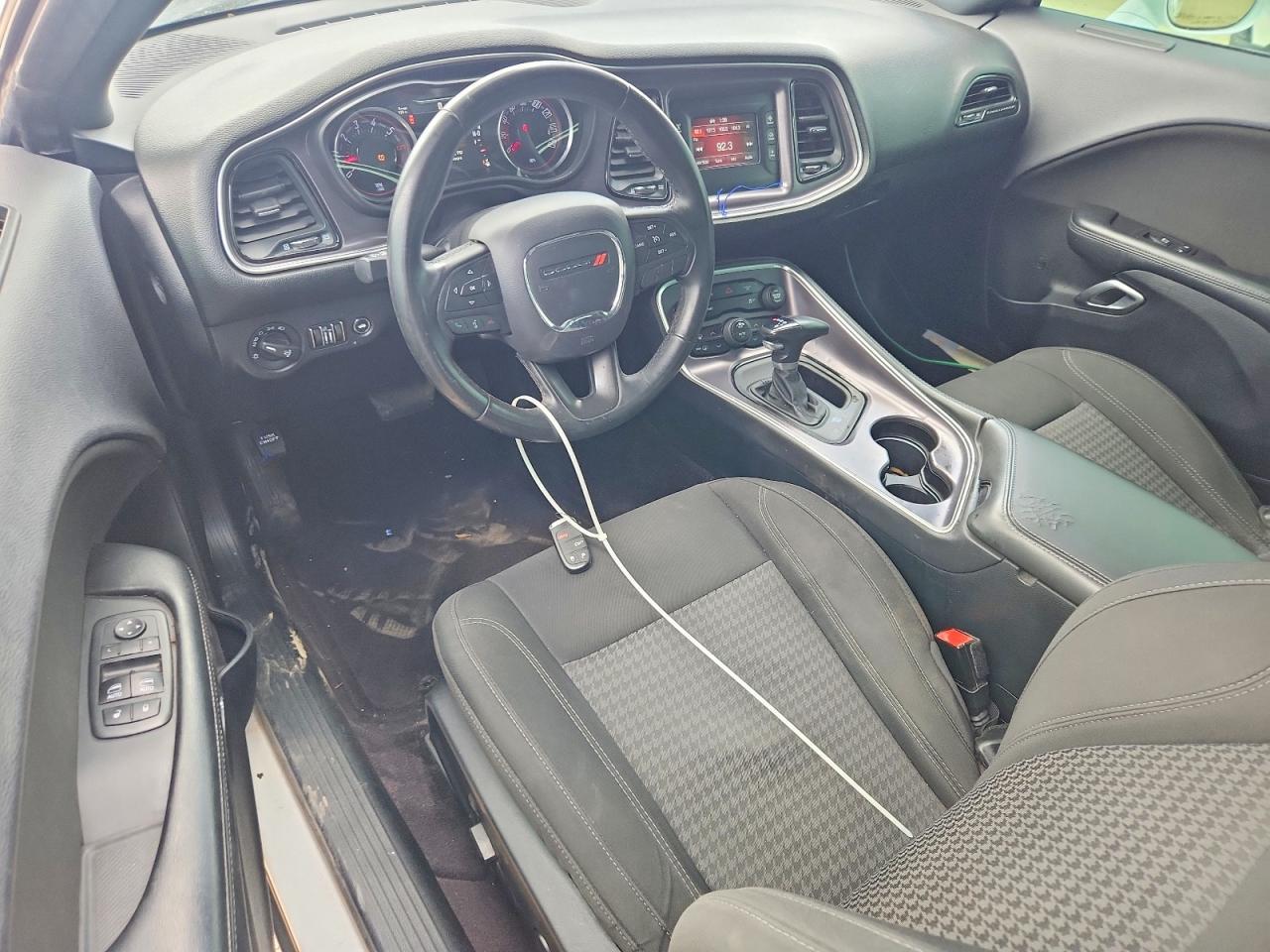 2017 Dodge Challenger R/T - zdjęcie 8