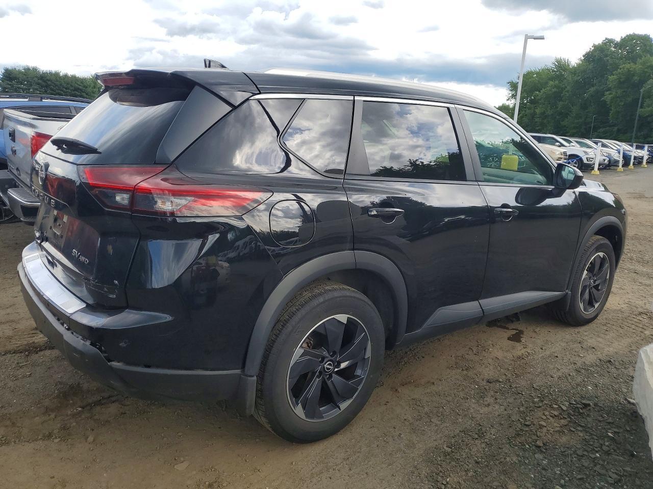 2024 Nissan Rogue Sv - zdjęcie 3