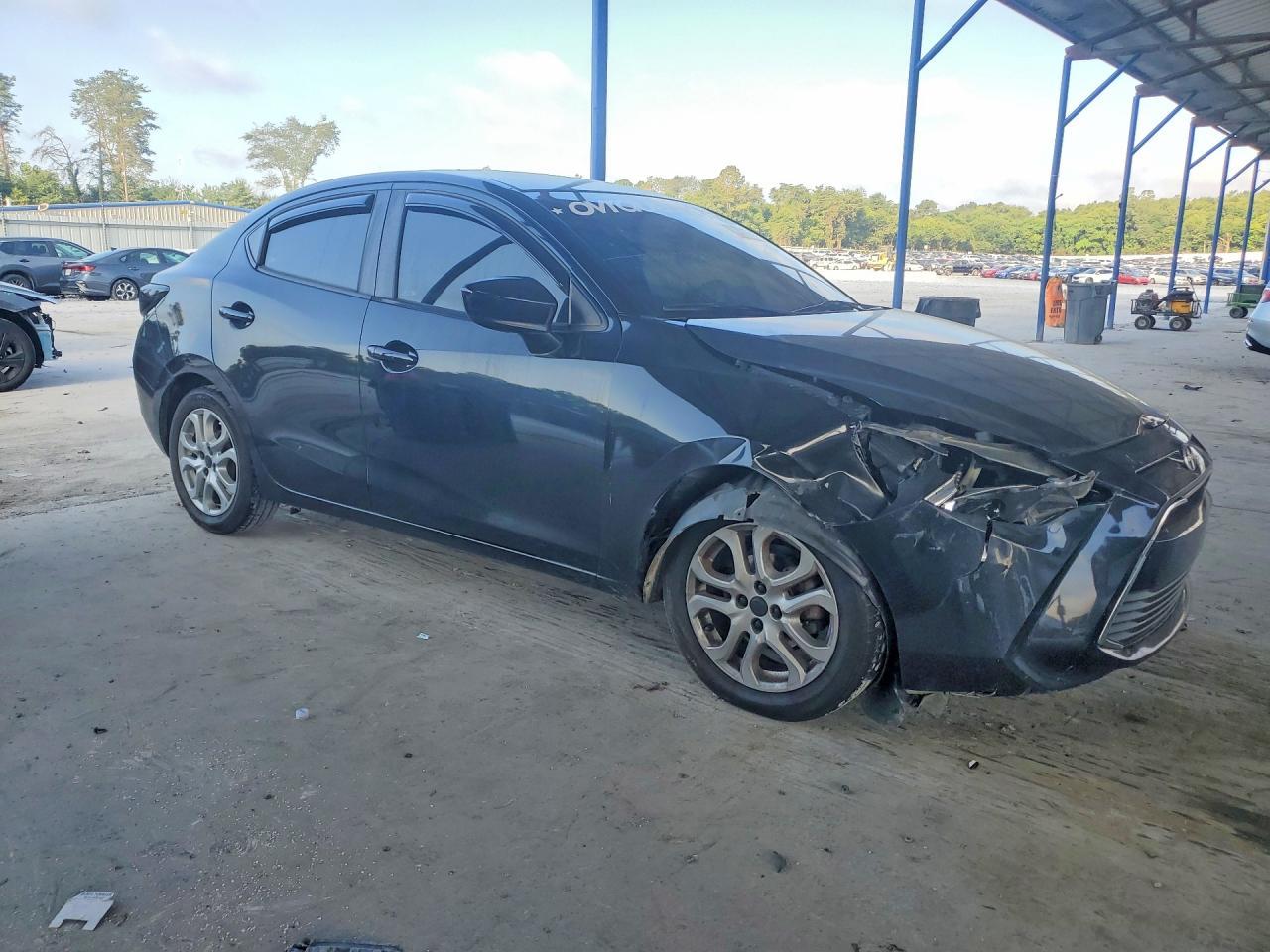 2016 Toyota Scion Ia - zdjęcie 4