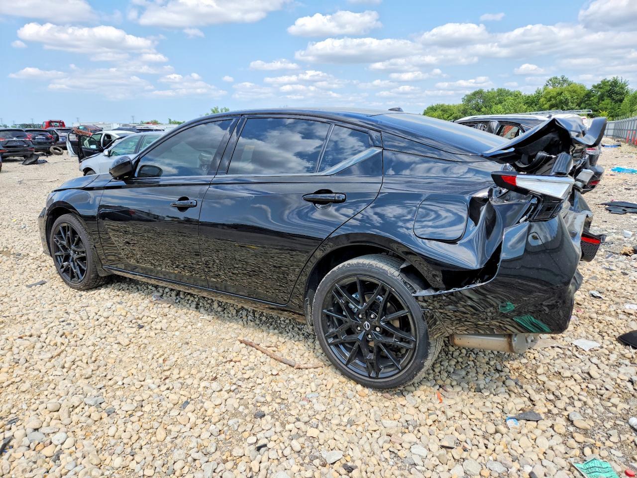 2026 Nissan Altima Sr - zdjęcie 2