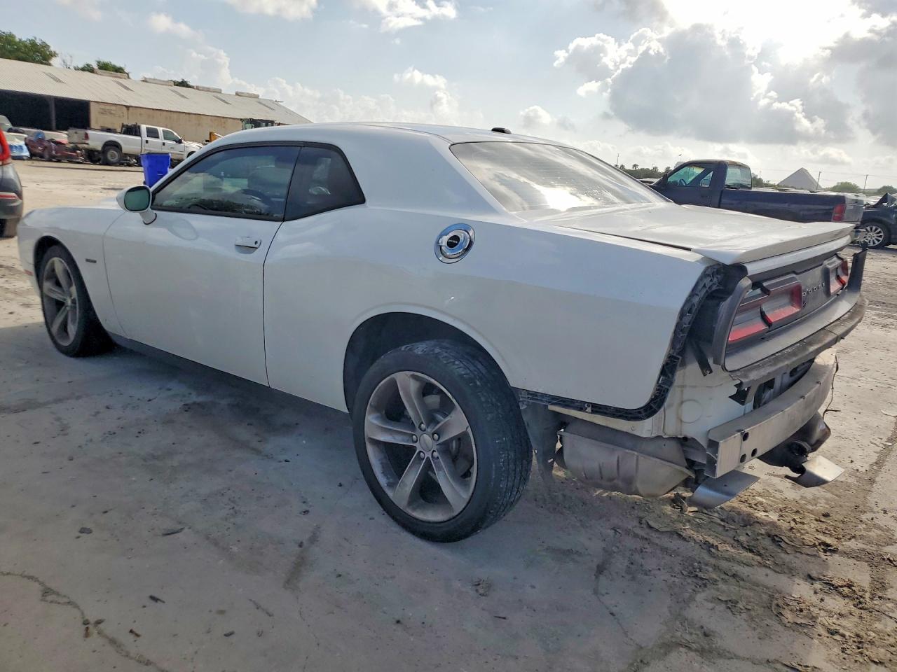 2015 Dodge Challenger Sxt - zdjęcie 2
