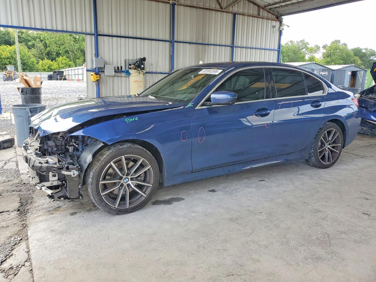 2021 BMW Seria 3 330i - zdjęcie główne