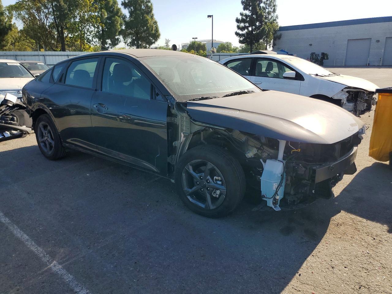 Kia K4 - zdjęcie 4