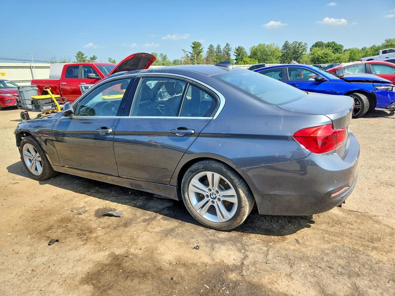 2017 BMW 330 Xi - zdjęcie 2