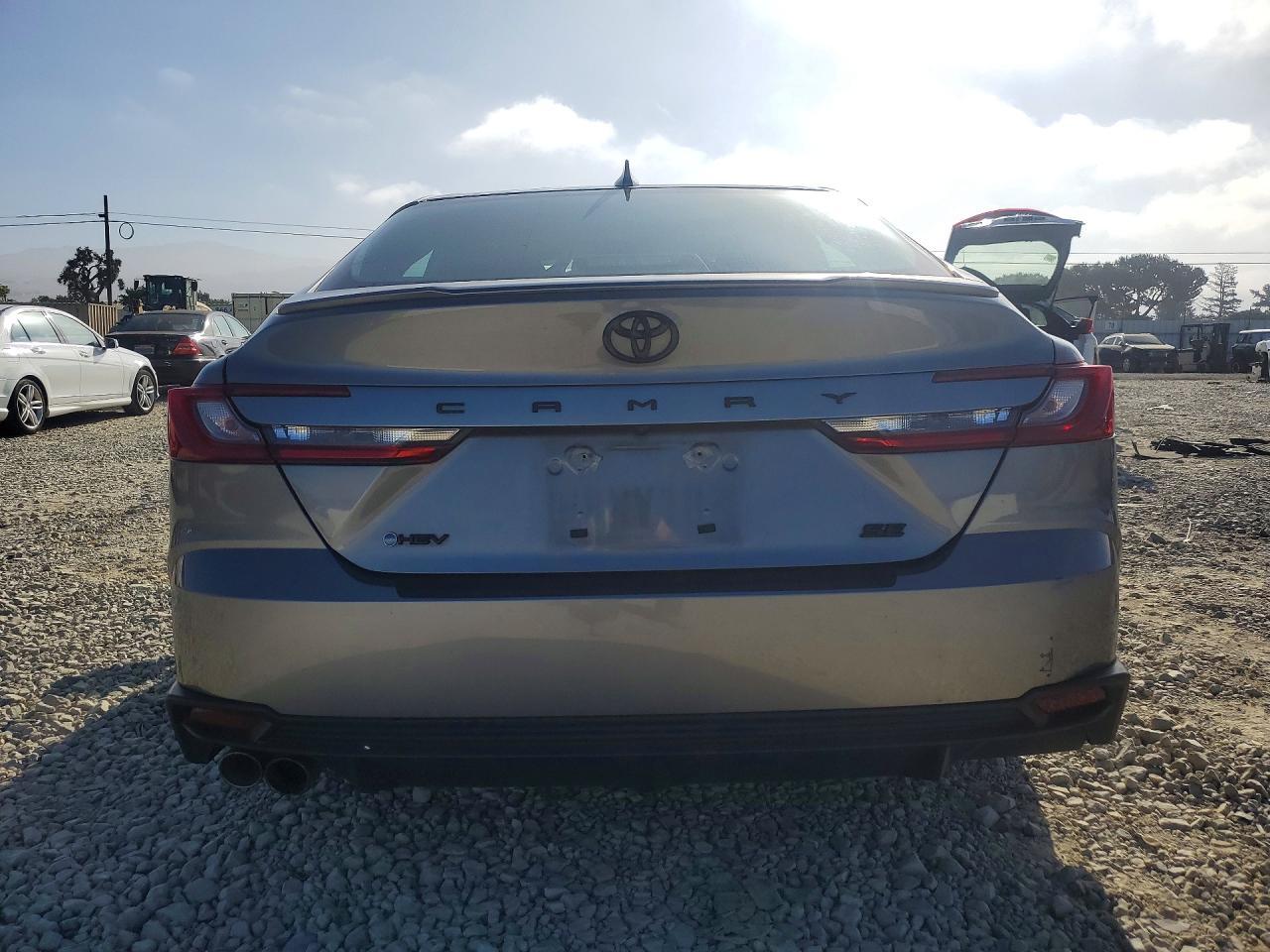 2025 Toyota Camry Se - zdjęcie 6