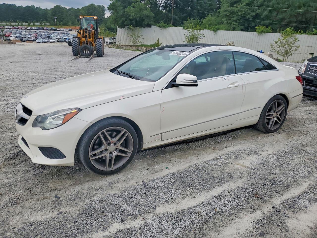 2014 Mercedes-Benz E 350 - zdjęcie główne