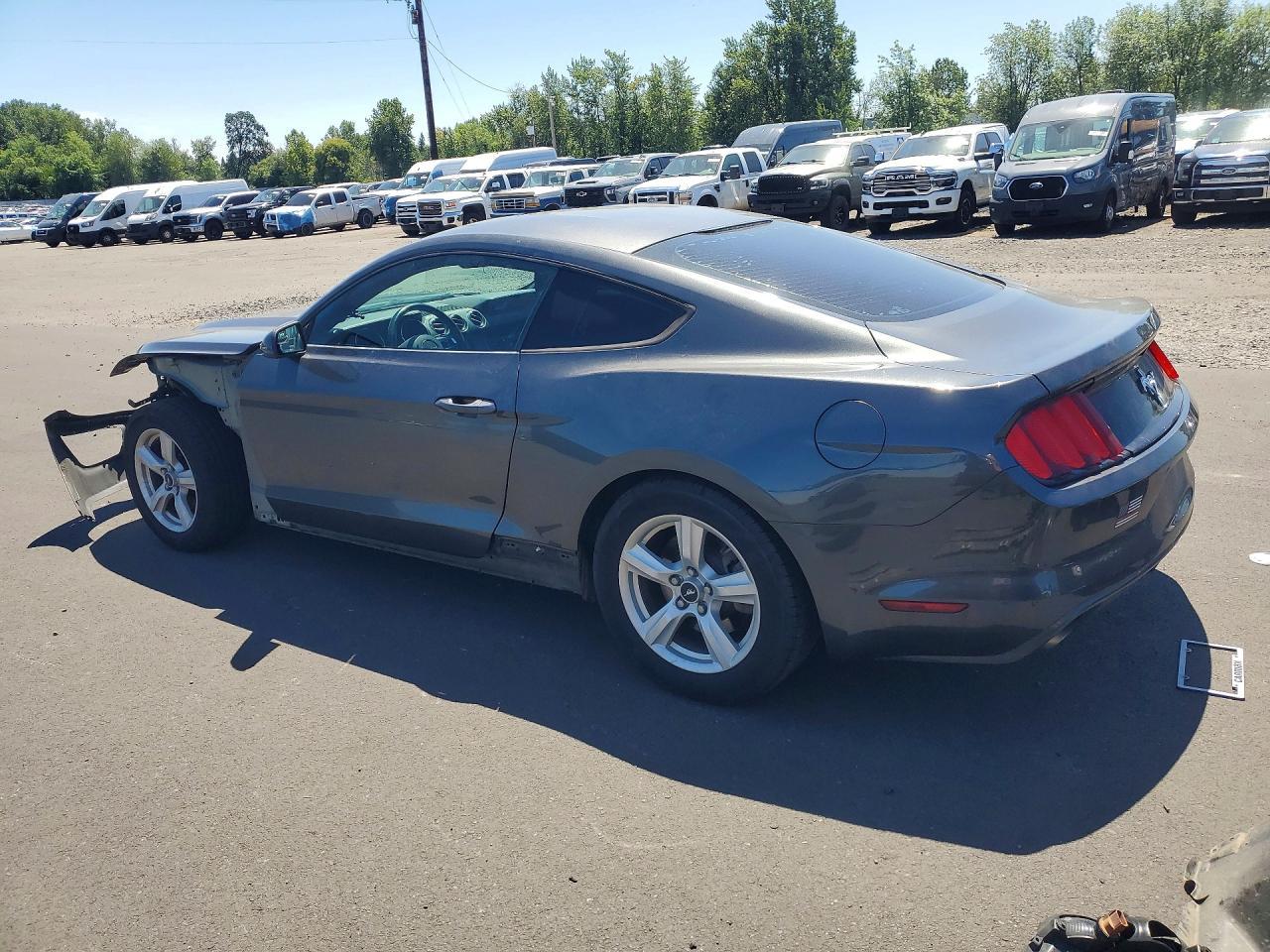 2017 Ford Mustang - zdjęcie 2
