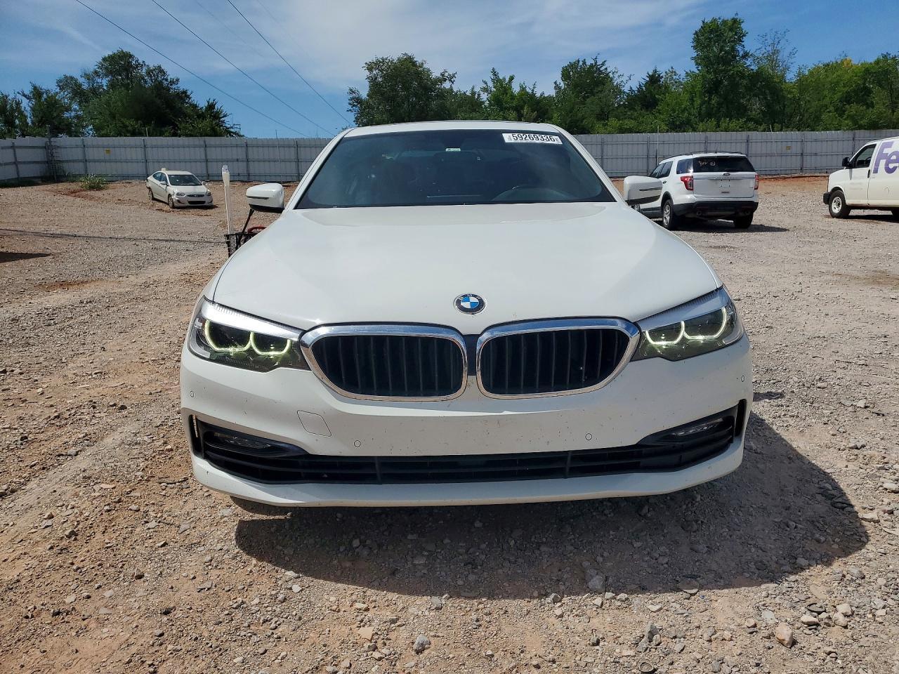 2018 BMW Seria 5 540i - zdjęcie 5