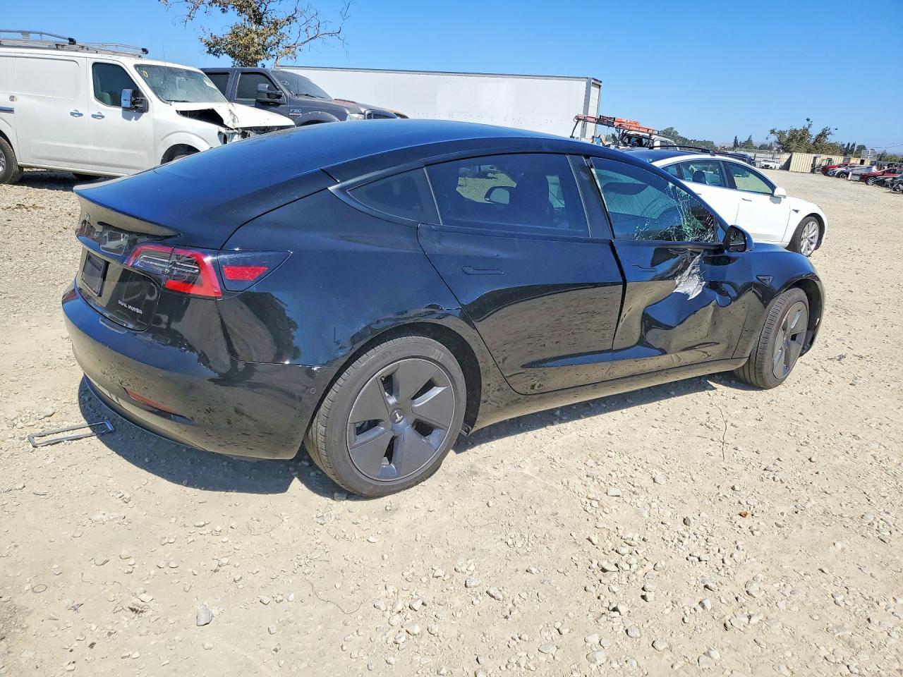 2022 Tesla Model 3 - zdjęcie 3