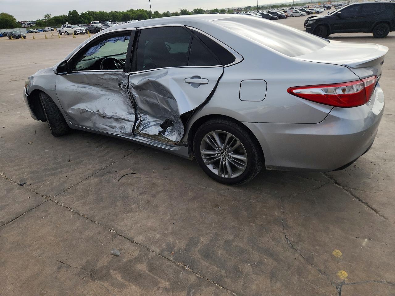 2015 Toyota Camry Se - zdjęcie 2