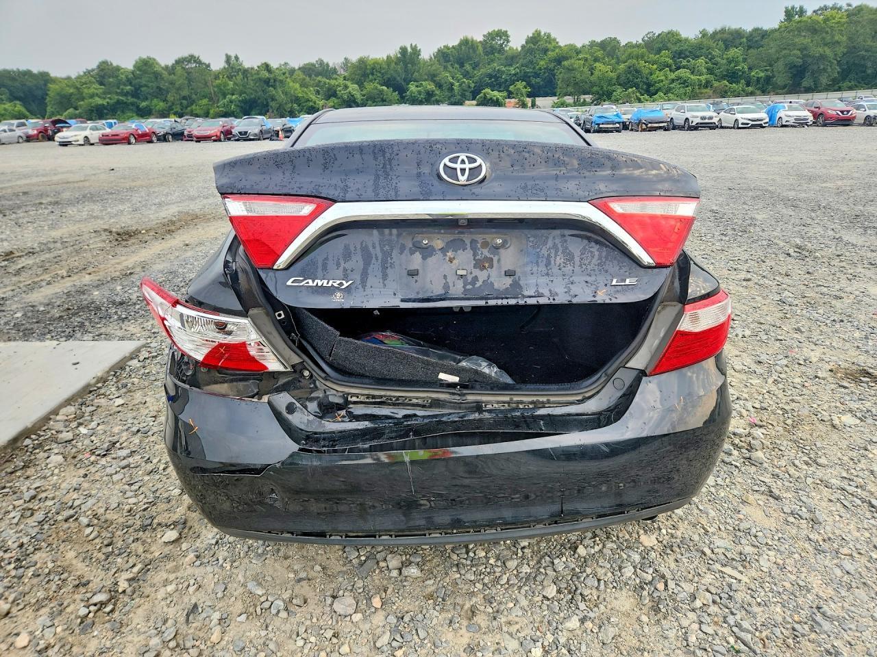 2017 Toyota Camry Le - zdjęcie 6