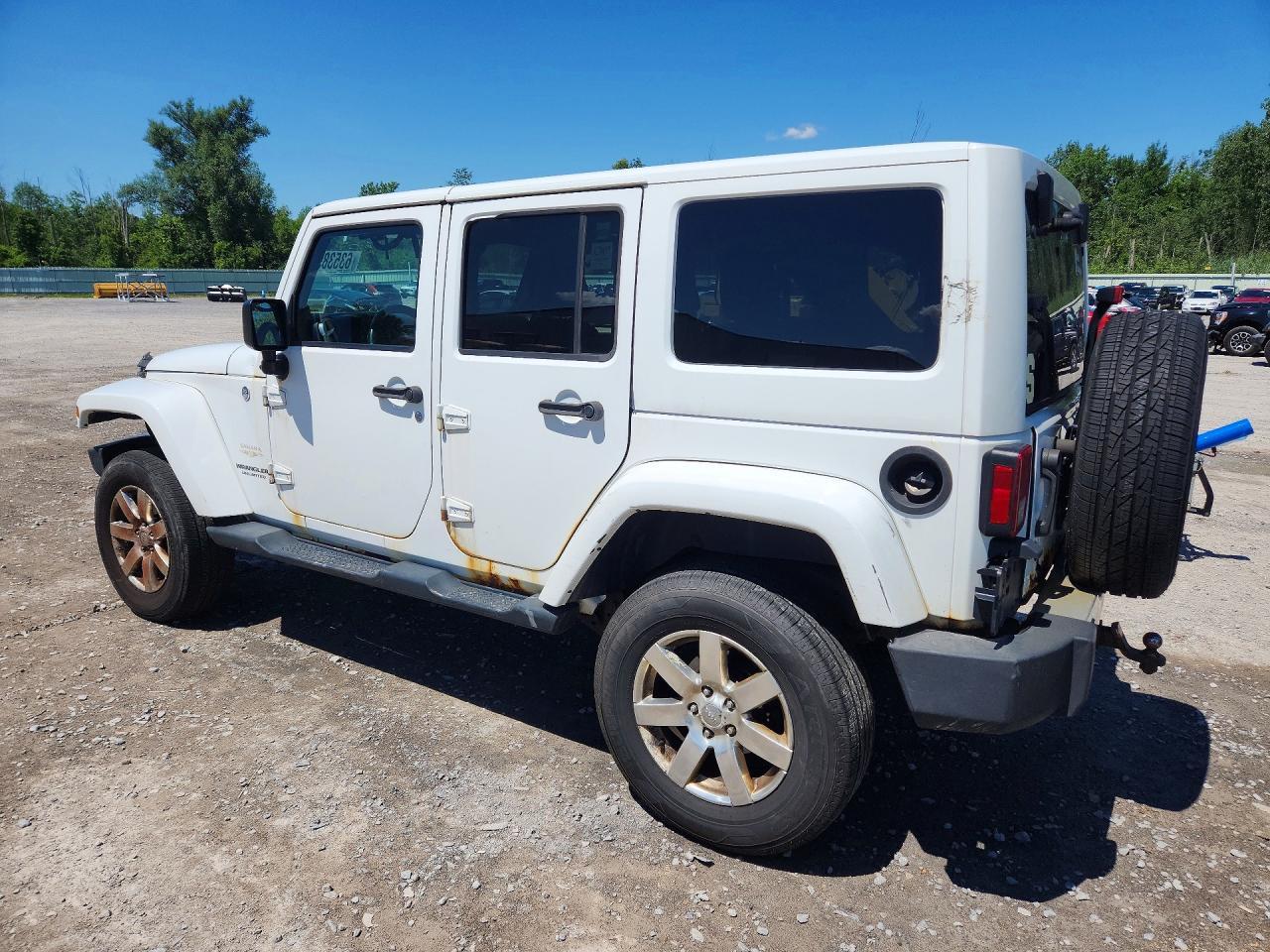 2013 Jeep Wrangler Unlimited Sahara - zdjęcie 2