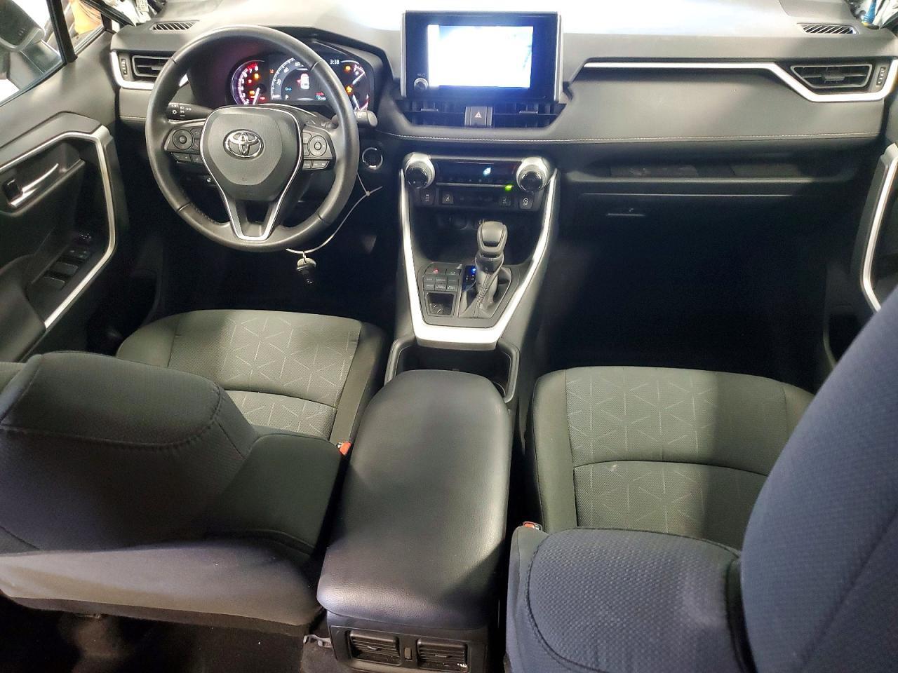 2024 Toyota Rav4 Xle - zdjęcie 8