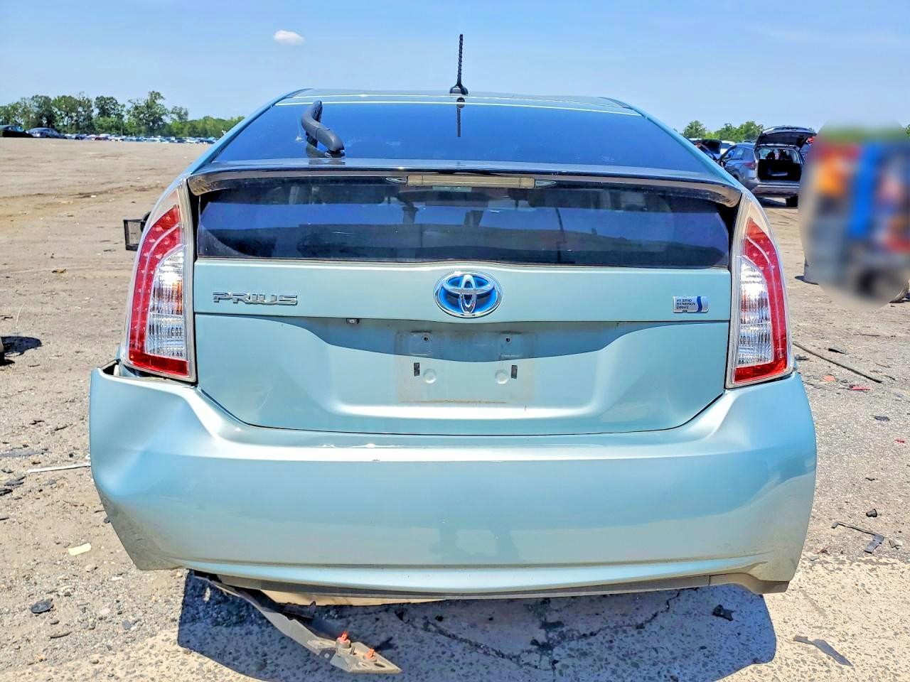 2014 Toyota Prius Three - zdjęcie 11