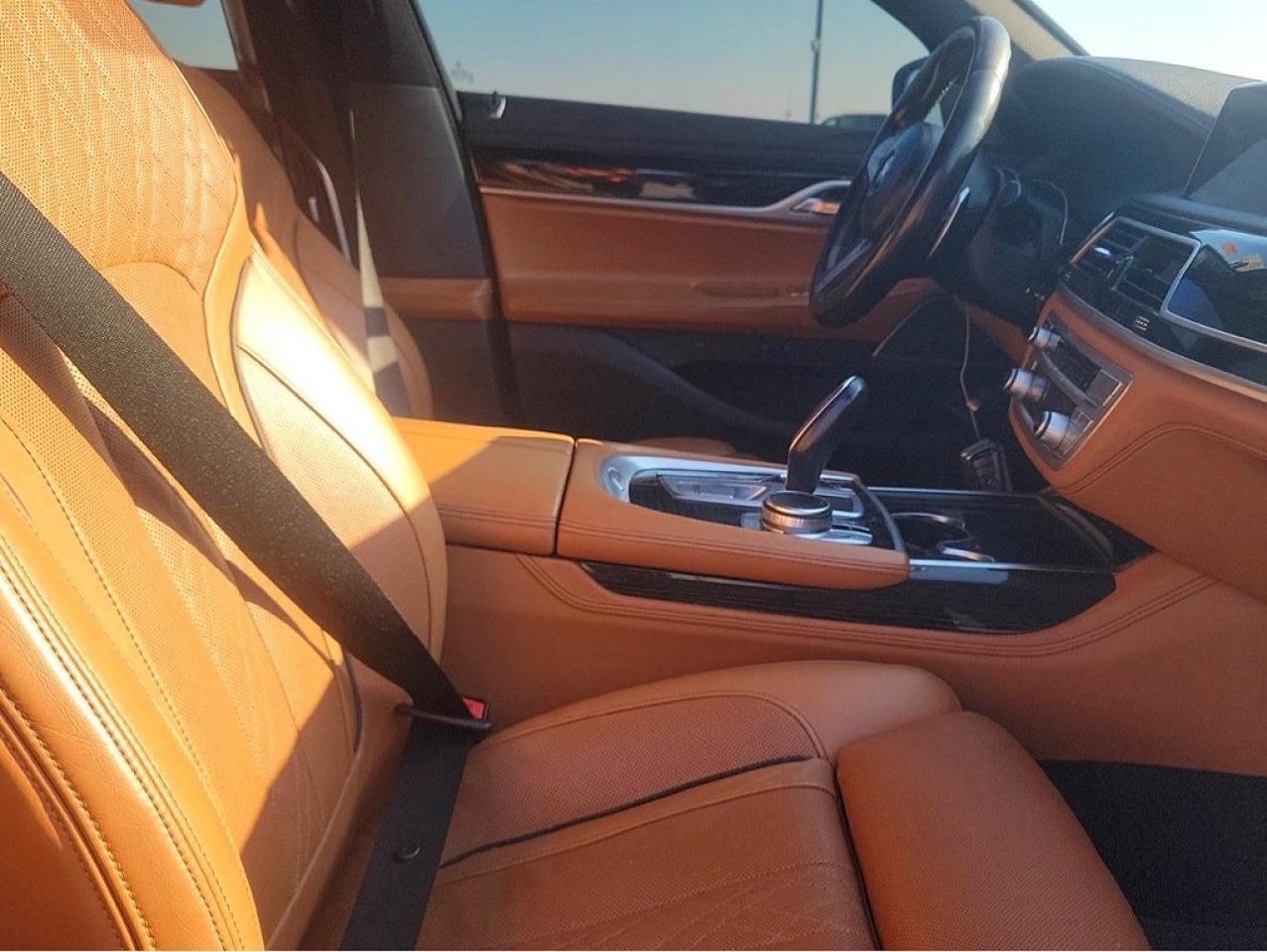 2020 BMW Seria 7 740i - zdjęcie 5
