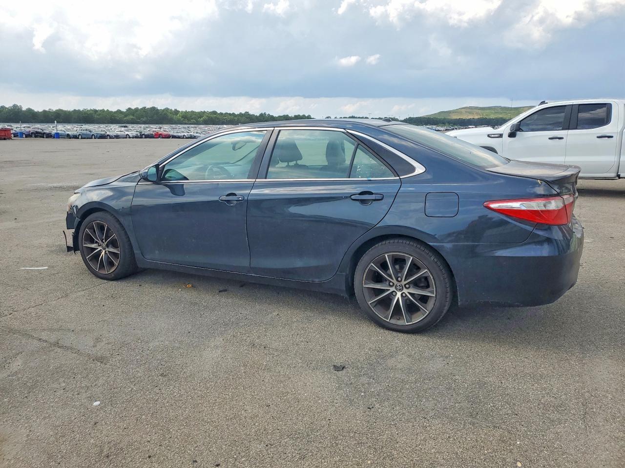 2015 Toyota Camry Xse - zdjęcie 2