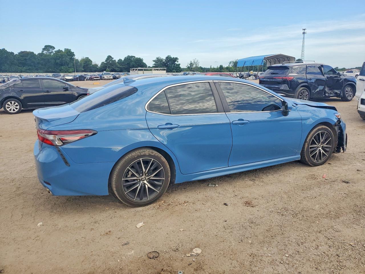 2023 Toyota Camry Se - zdjęcie 3
