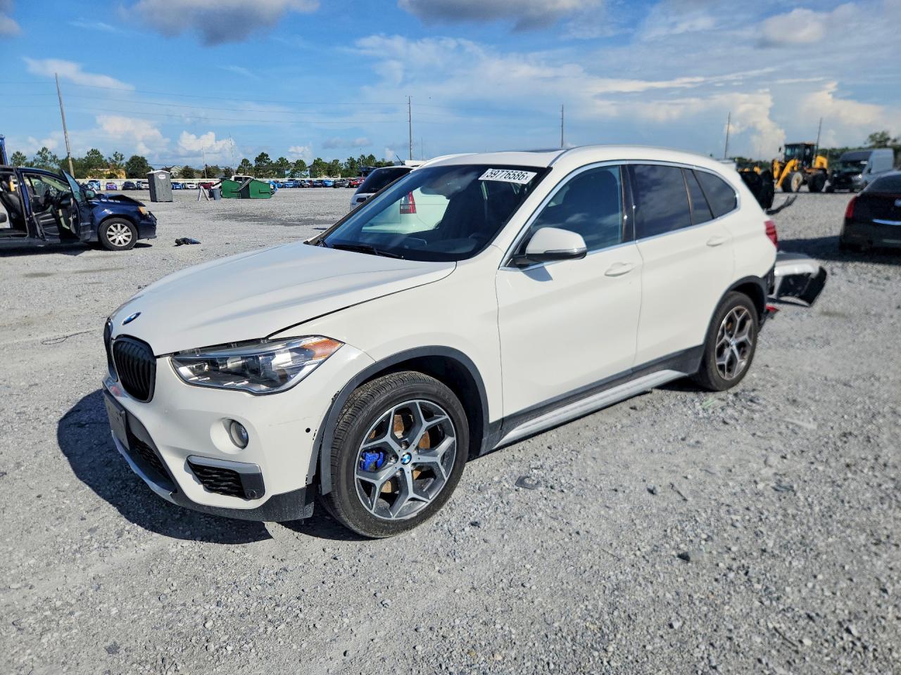 2017 BMW X1 xDrive28I - zdjęcie główne