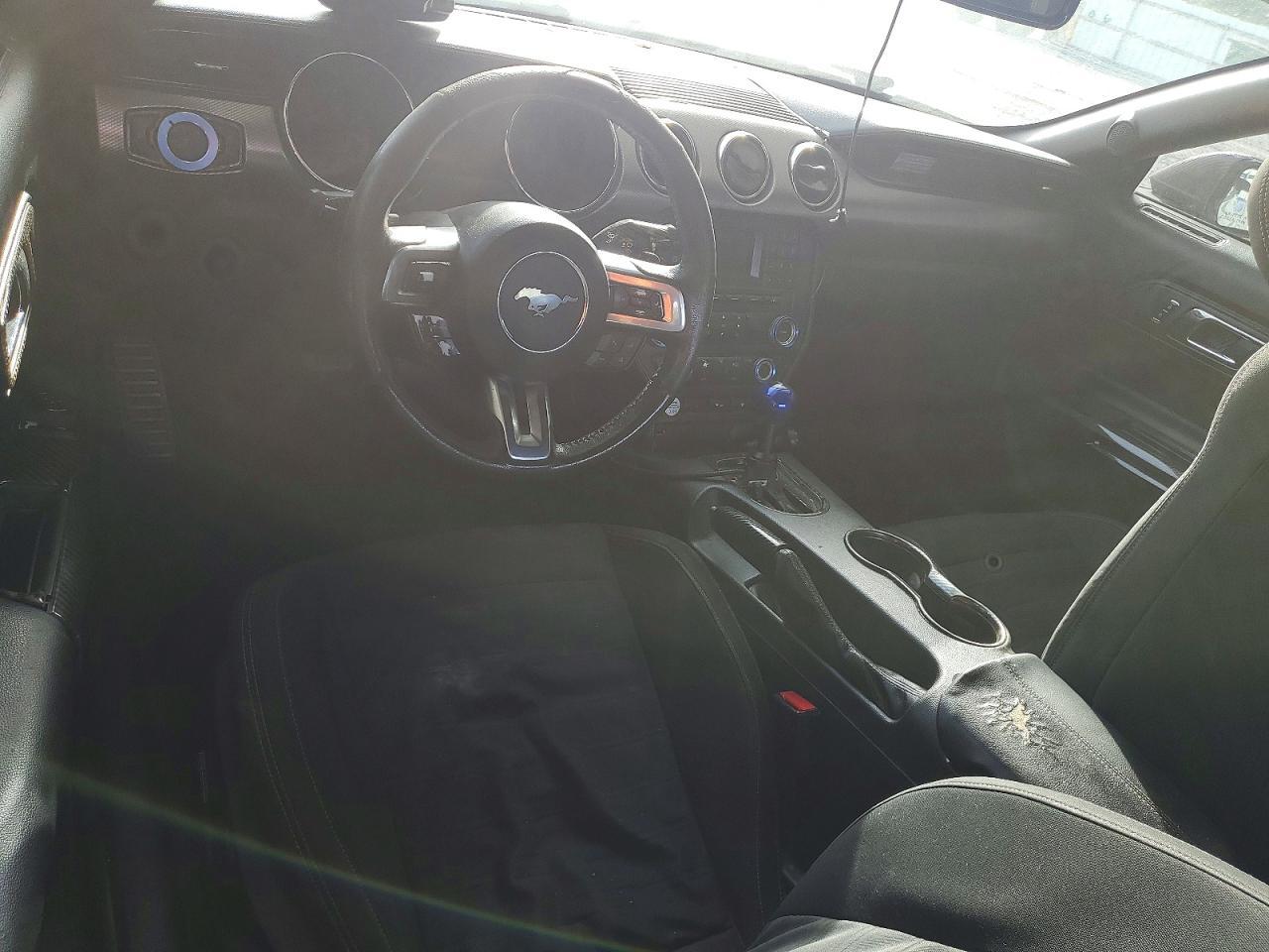 2015 Ford Mustang - zdjęcie 8