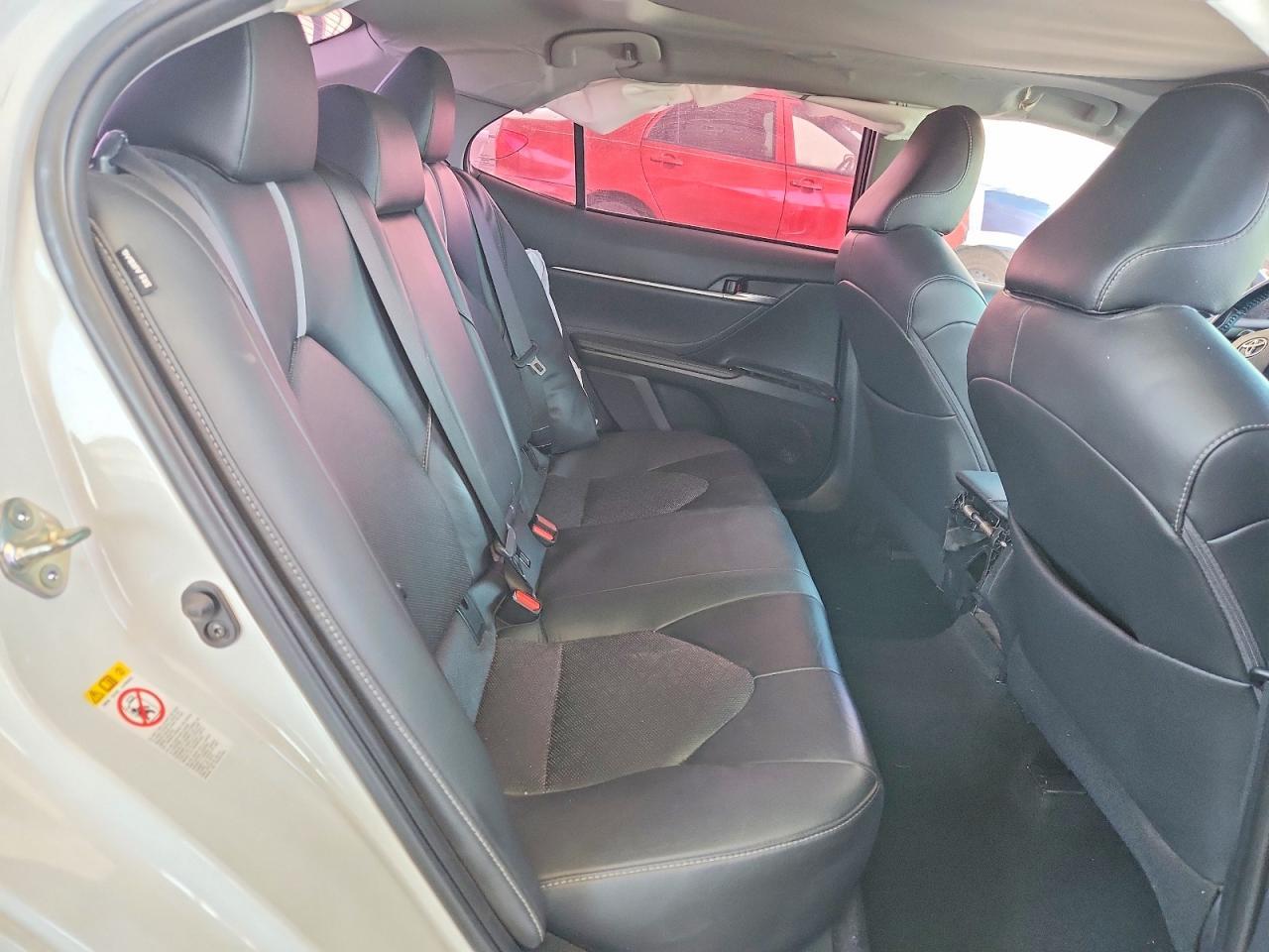 2018 Toyota Camry Xse - zdjęcie 10